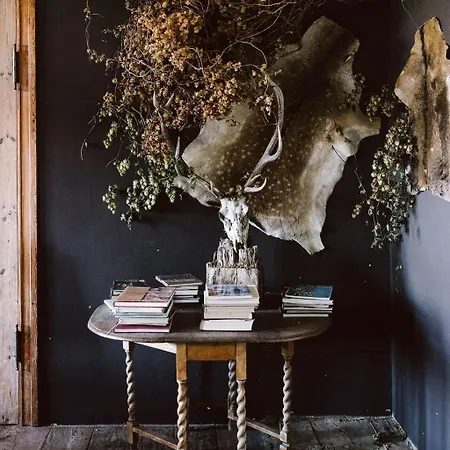 Charming In A Heritage Country Estate Ferienhaus *